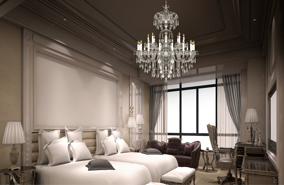 Lustre en cristal suspendu au plafond d'une chambre d'hôtel élégante en situation