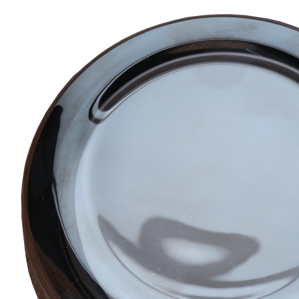 Macro du verre fumé brillant avec reflets et ombres portées
