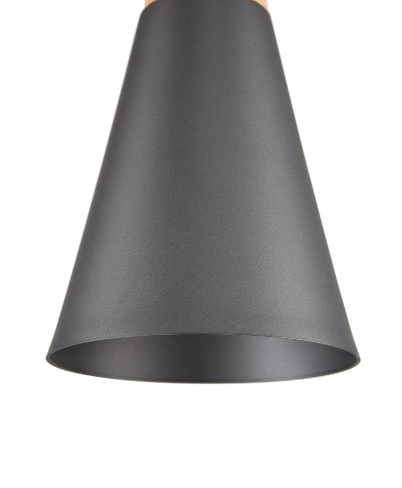 Gros plan sur l'abat-jour conique gris anthracite à finition mate et bords clairs