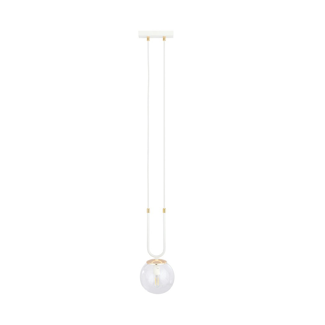 Autre vue du luminaire suspendu, boule en verre clair et détails dorés visibles.