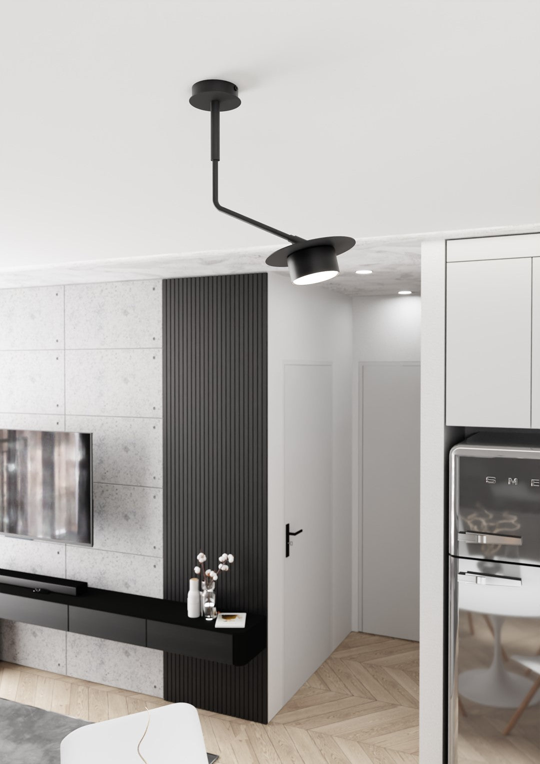 Mise en ambiance du luminaire noir suspendu devant un mur lambris et un meuble TV