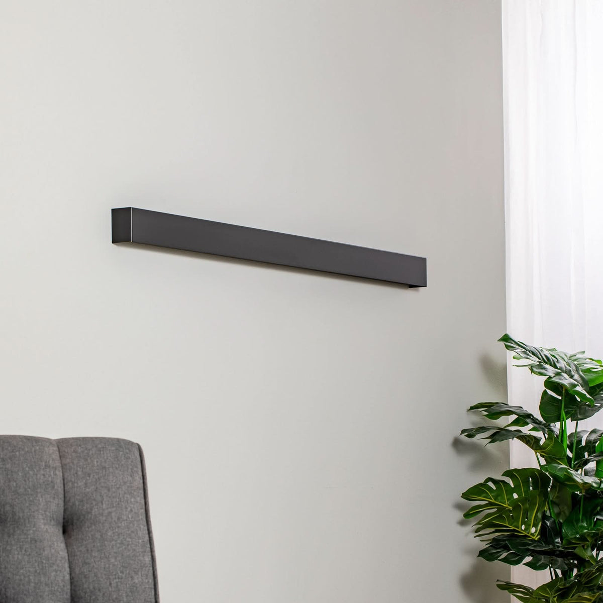 Applique murale Straight L en acier, noir, hauteur 7 cm