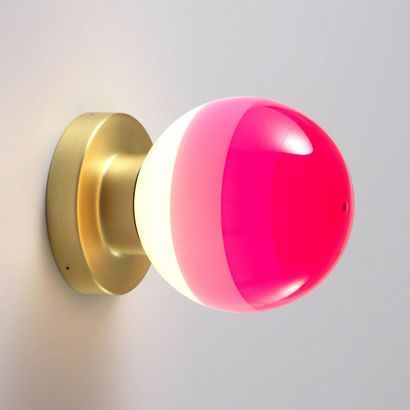 Applique murale LED Dipping Light A2 en verre, rose et laiton, Ø 12,5 cm