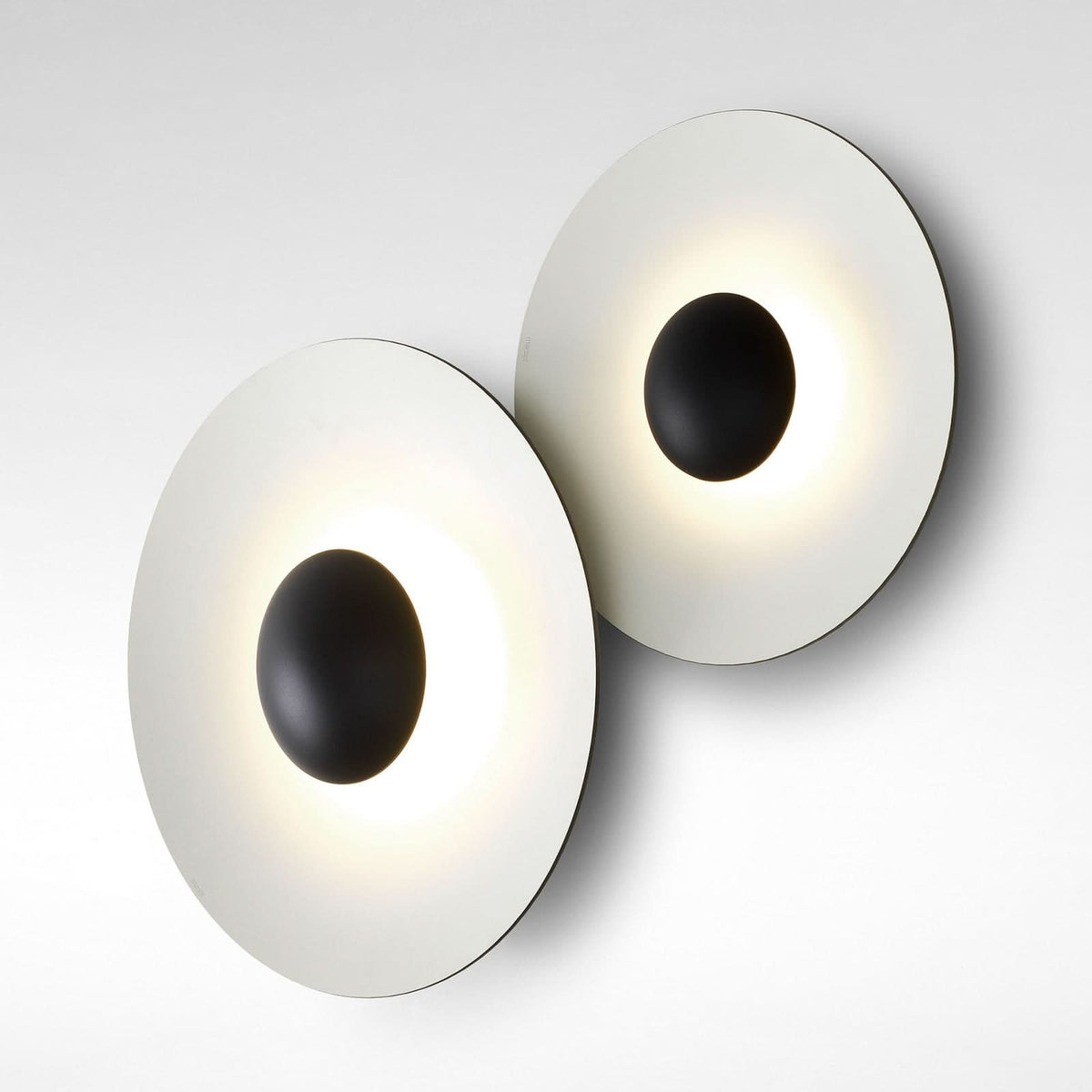 Applique murale LED Ginger 20C en bois, chêne et blanc, Ø 19,5 cm