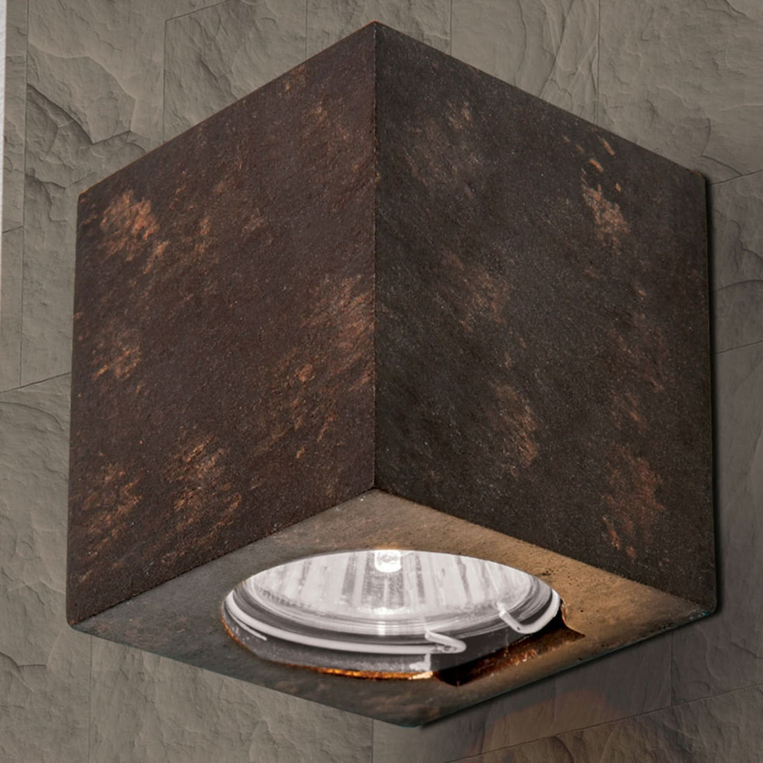 Applique murale Cube en céramique, rouille, hauteur 7,5 cm