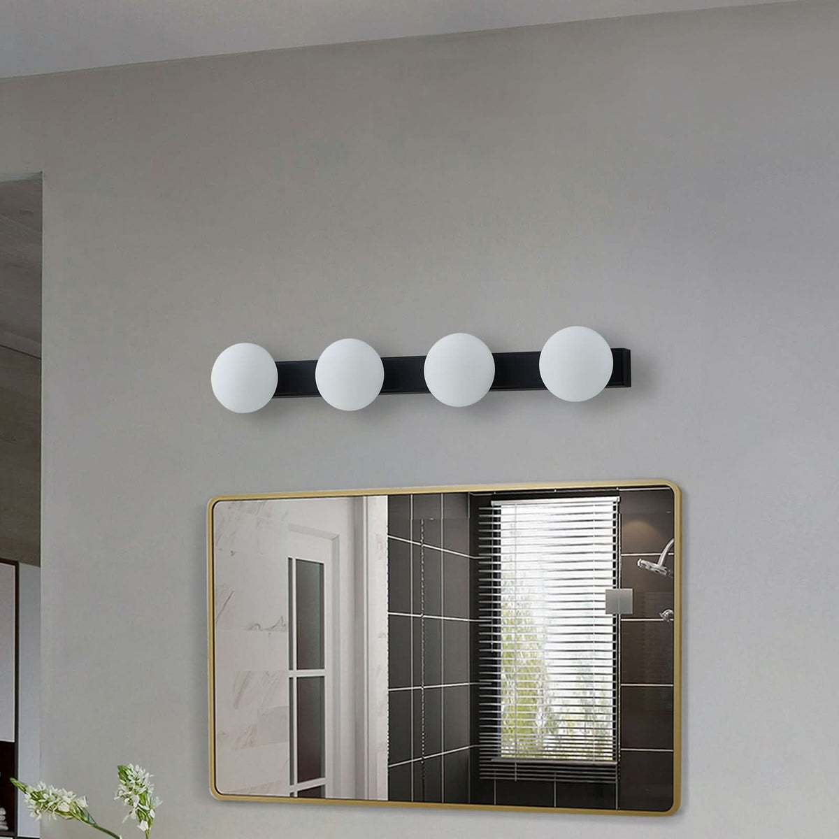 Applique murale LED Myrra en verre, noir, hauteur 10 cm, IP44