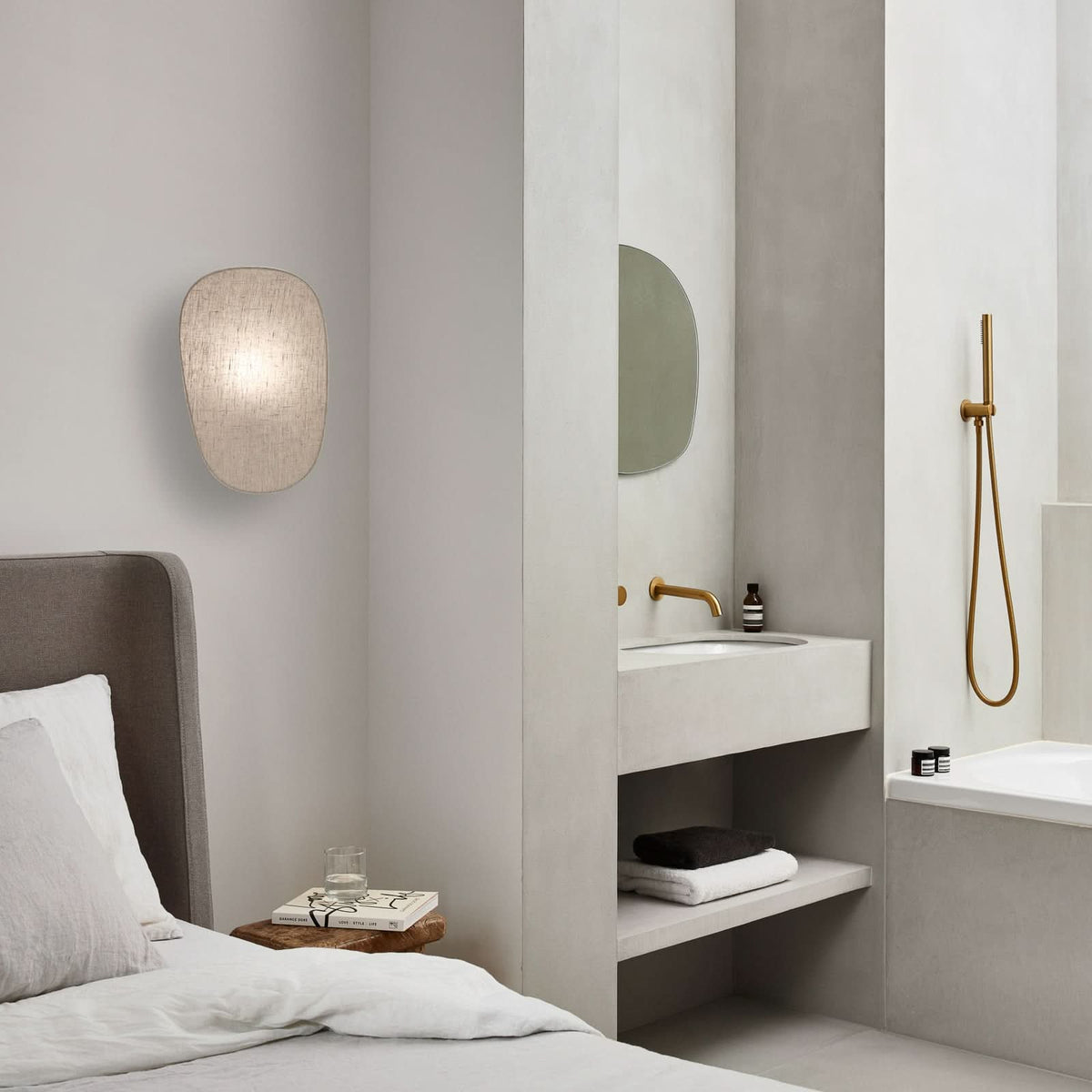 Applique murale Screen 70's en tissu, bouleau et crème, hauteur 40 cm