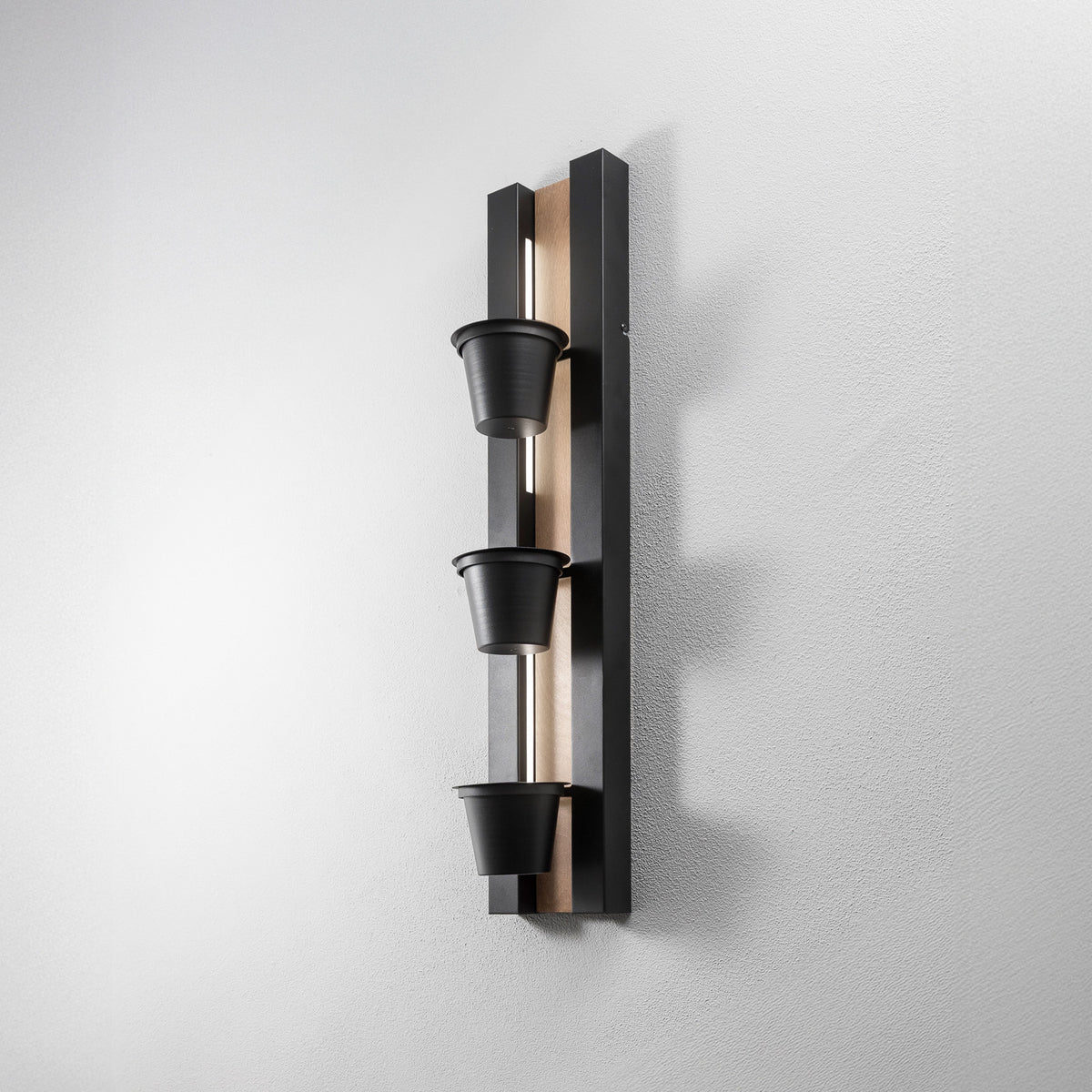 Applique murale LED Shelf en bois, noir, hauteur 90 cm