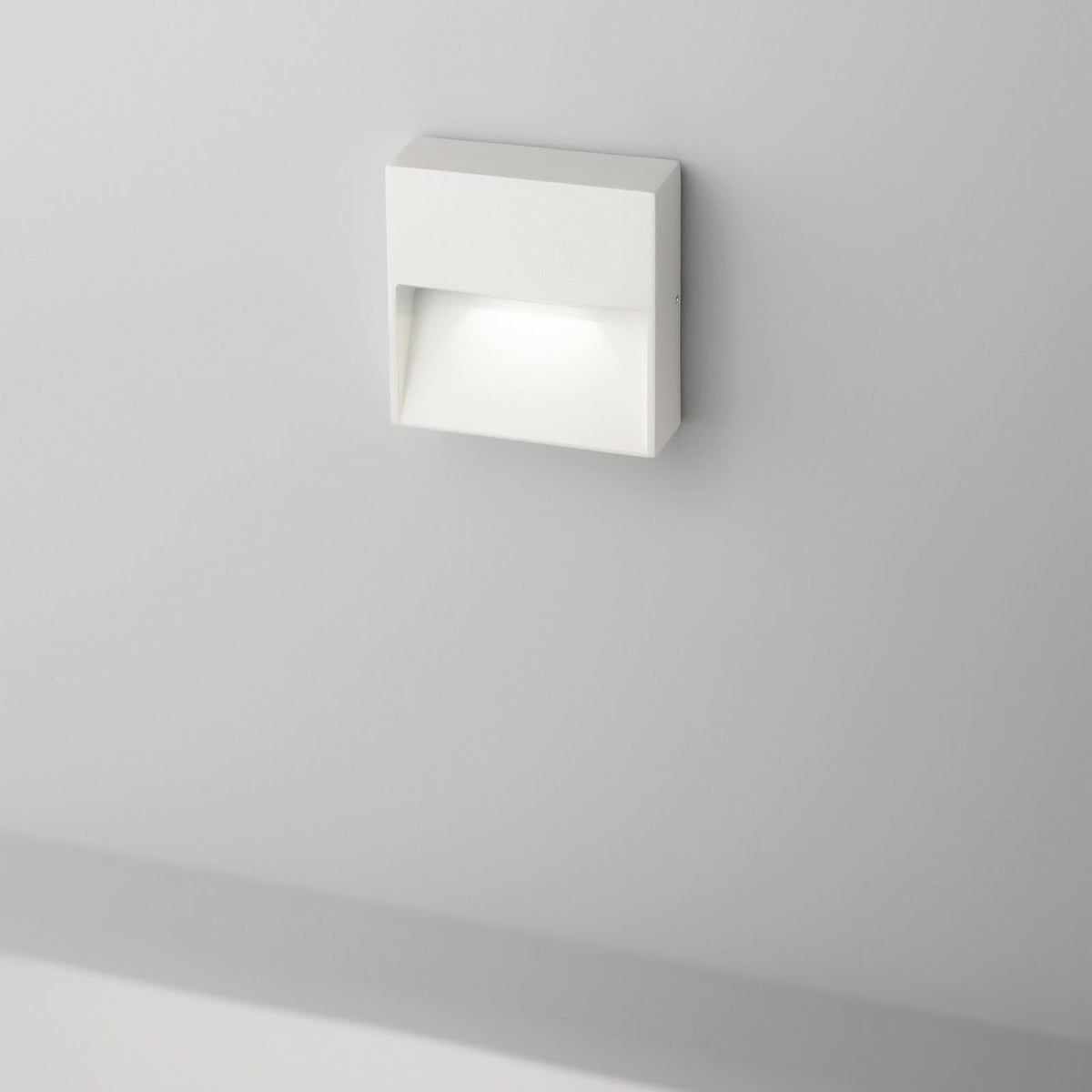 Applique d'extérieur LED DLS Vigo Q en aluminium, blanc, hauteur 11 cm, IP54