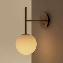 Applique murale TR Bulb Suspended en laiton, blanc, hauteur 45,5 cm