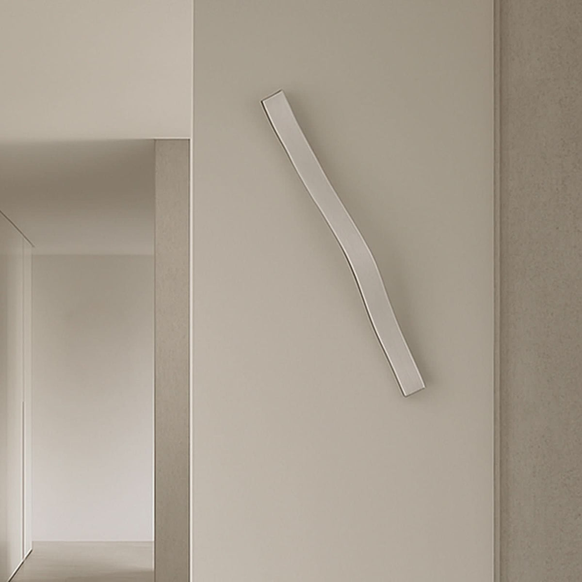 Applique murale LED Alvon en métal, argenté, hauteur 50 cm