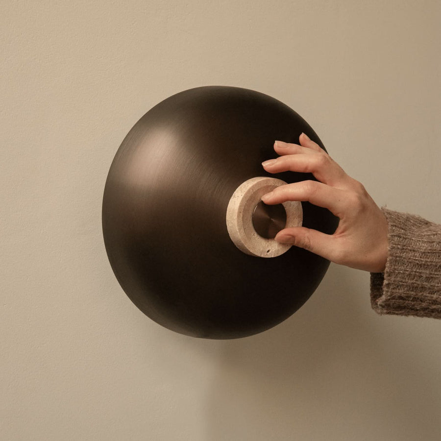 Applique murale LED Reverse en pierre, bronze et beige, Ø 24,3 cm