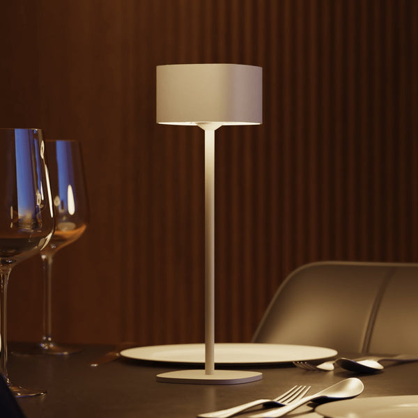 Lampe à poser d'extérieur LED rechargeable Serino en aluminium, sable, hauteur 26,2 cm, IP44