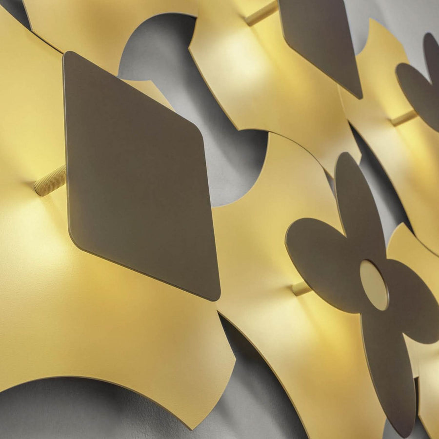 Applique murale LED Ornato Square en aluminium, doré et marron, hauteur 34,2 cm