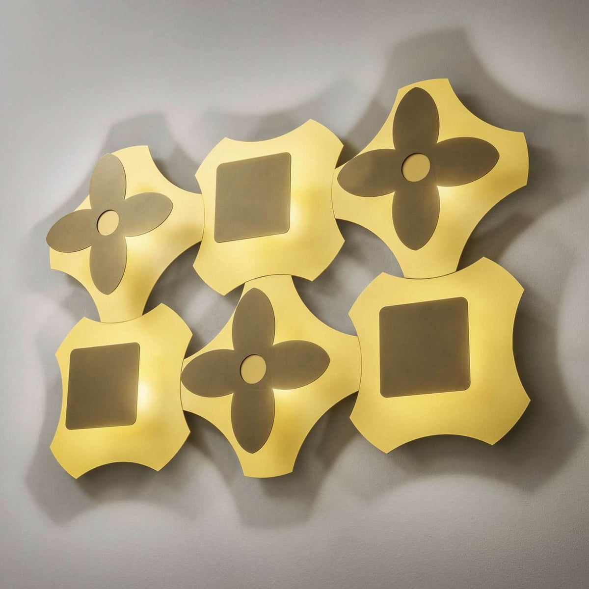 Applique murale LED Ornato Square en aluminium, doré et marron, hauteur 34,2 cm