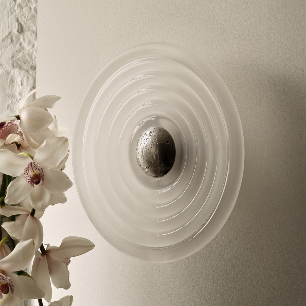 Applique murale LED Press Sphere Mini en verre, blanc satiné, Ø 21,5 cm