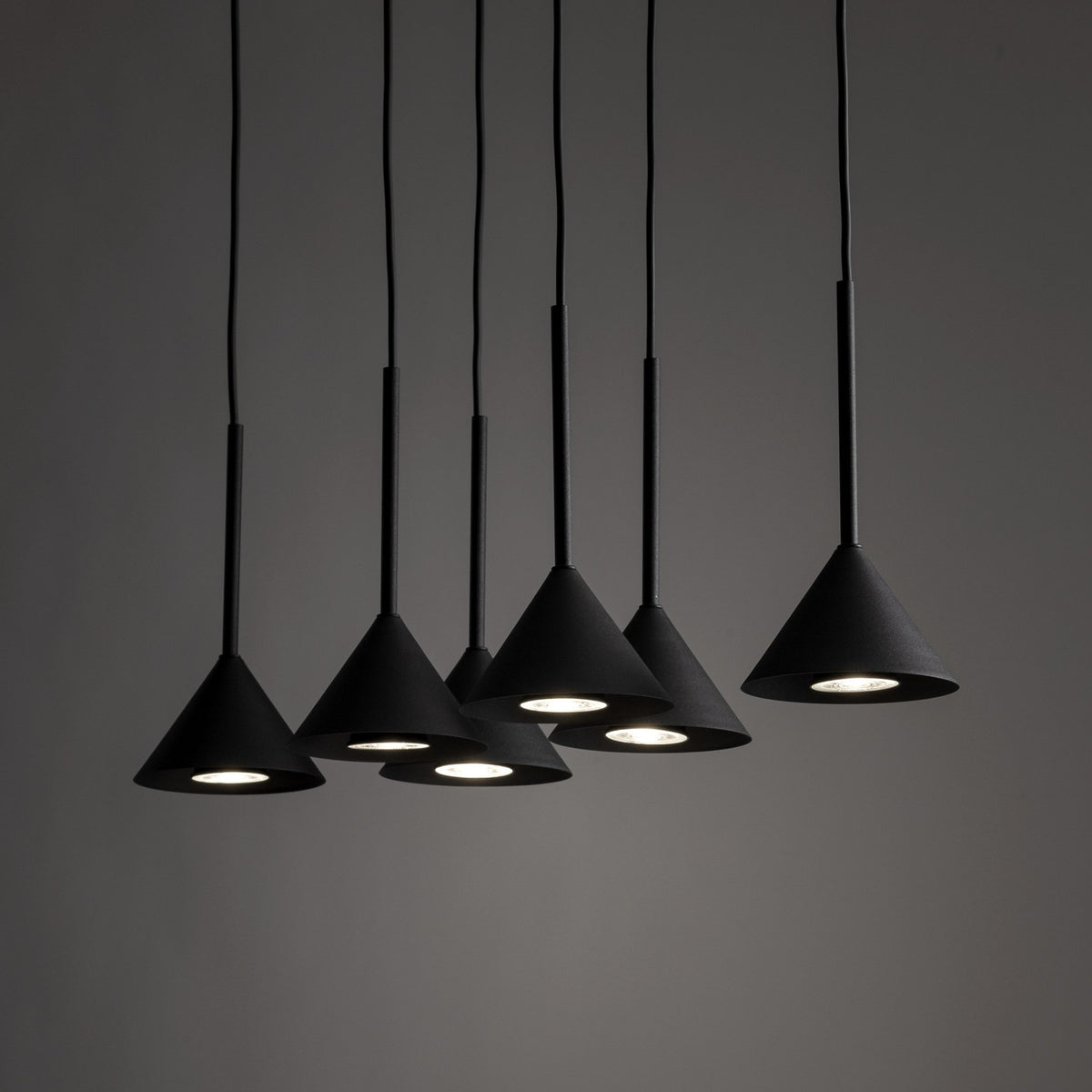 Suspension Cono Mini en métal, noir, 6 lumières, longueur 62 cm