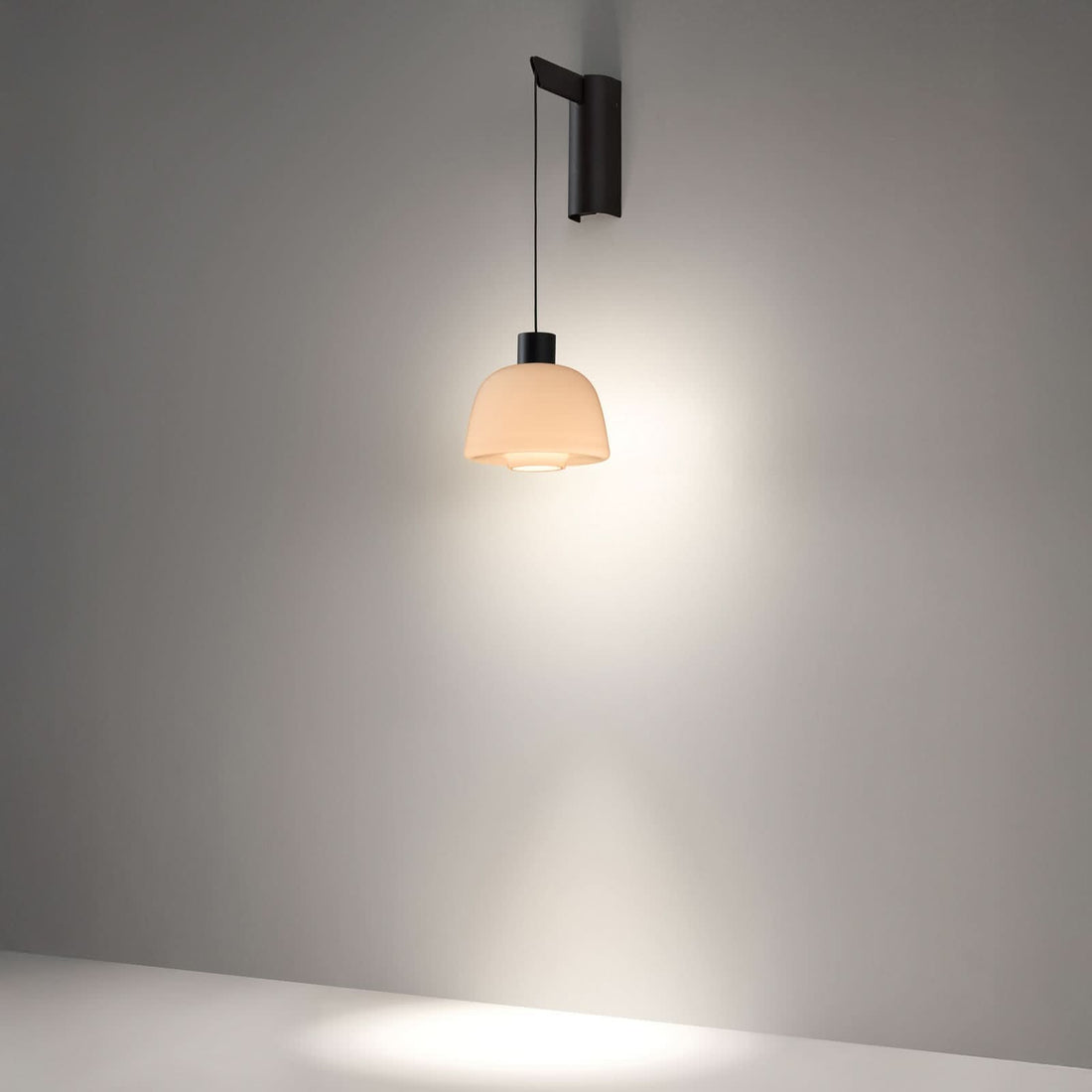 Applique murale LED Drep A/01 en verre, rosé et noir, hauteur 39,8 cm