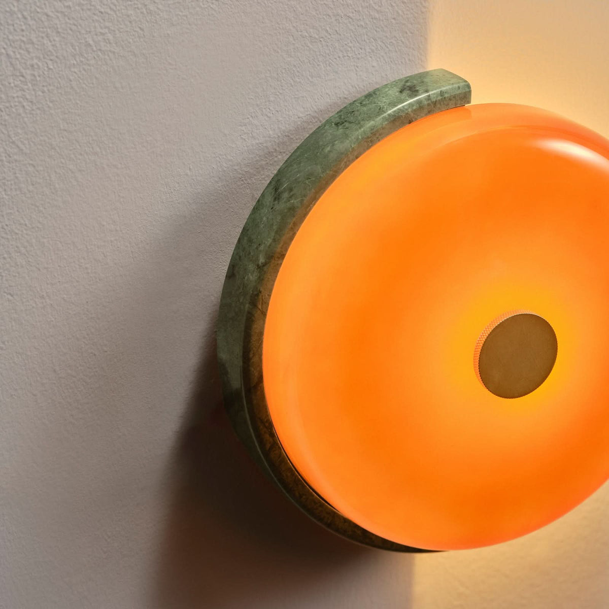 Applique murale LED Trip en verre, vert foncé marbré et ambre brillant, hauteur 19 cm