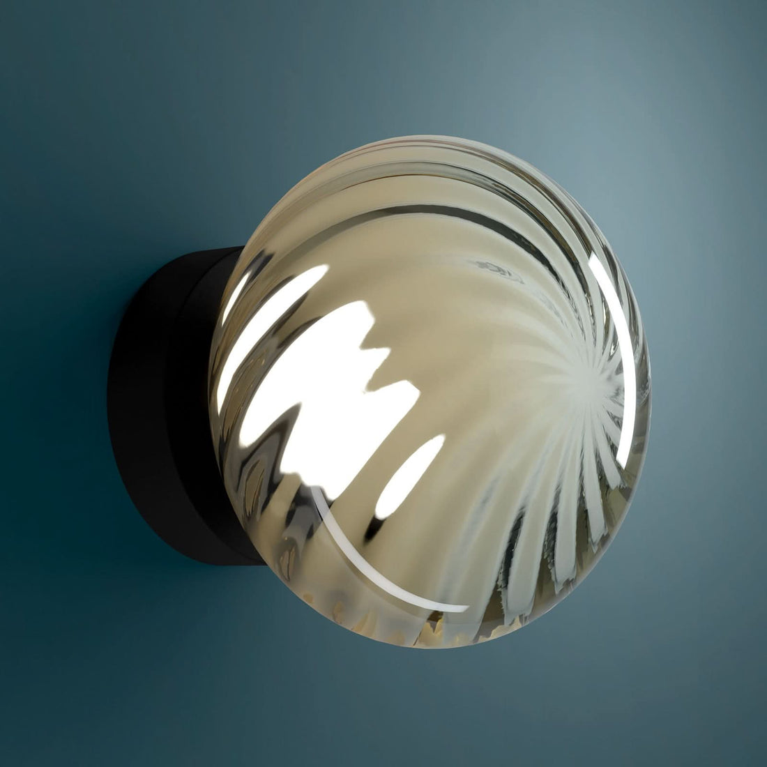 Applique murale LED Pantoja en verre, ambre et noir, Ø 18 cm