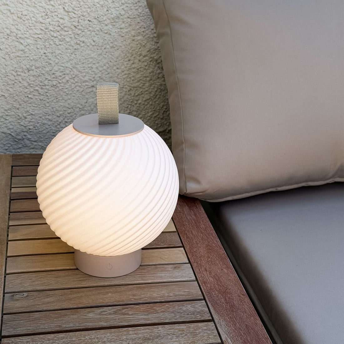 Lampe à poser d'extérieur LED Brilo, beige et blanc, Ø 18 cm, IP44