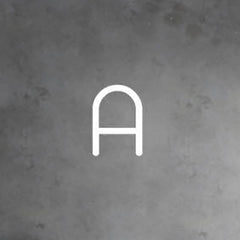 Applique murale LED Alphabet en aluminium, blanc, hauteur 95 cm, 3000 K, 30 W, largeur 65 cm