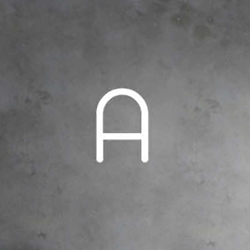 Applique murale LED Alphabet en aluminium, blanc, hauteur 95 cm, 3000 K, 30 W, largeur 65 cm