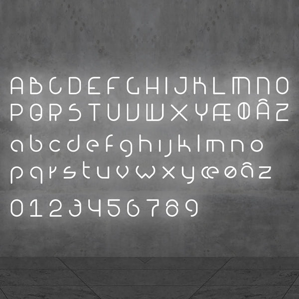 Applique murale LED Alphabet en aluminium, blanc, hauteur 95 cm, 3000 K, 21 W, largeur 65 cm, modèle 3