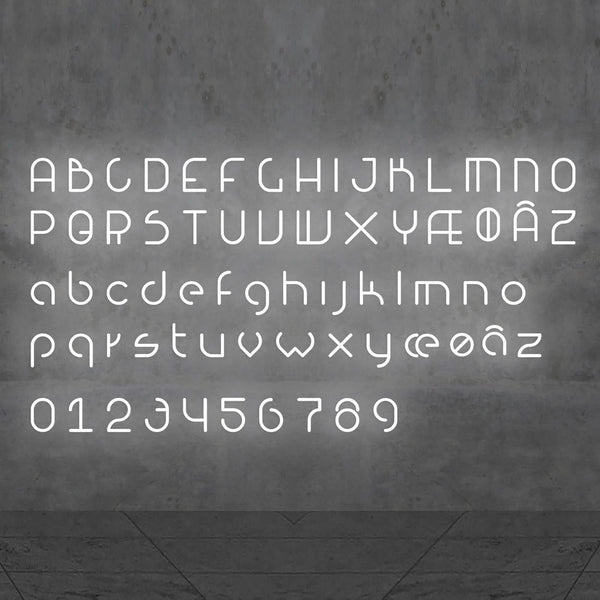 Applique murale LED Alphabet en aluminium, blanc, hauteur 65 cm, 3000 K, 8 W