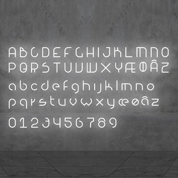 Applique murale LED Alphabet en aluminium, blanc, hauteur 65 cm, 3000 K, 29 W
