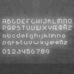 Applique murale LED Alphabet en aluminium, blanc, hauteur 69 cm