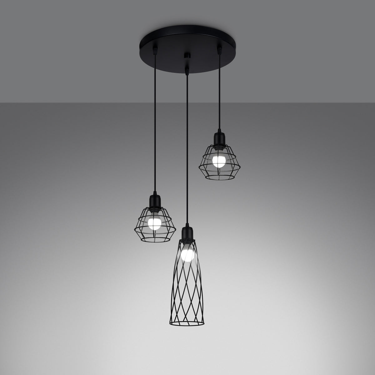 Mise en ambiance : les trois ampoules s'allument et diffusent une lumière chaude.