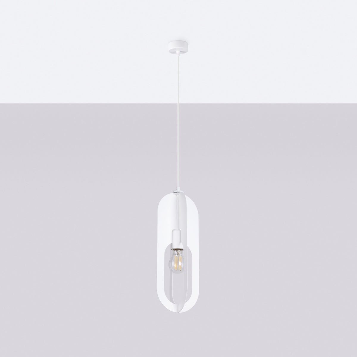 Vue entière du luminaire suspendu blanc sur fond gris clair, ombre portée discrète.