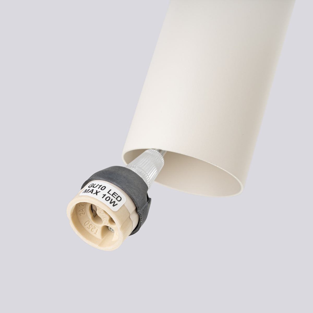 Détail de la douille GU10 LED max 10W à l'intérieur d'un cylindre.