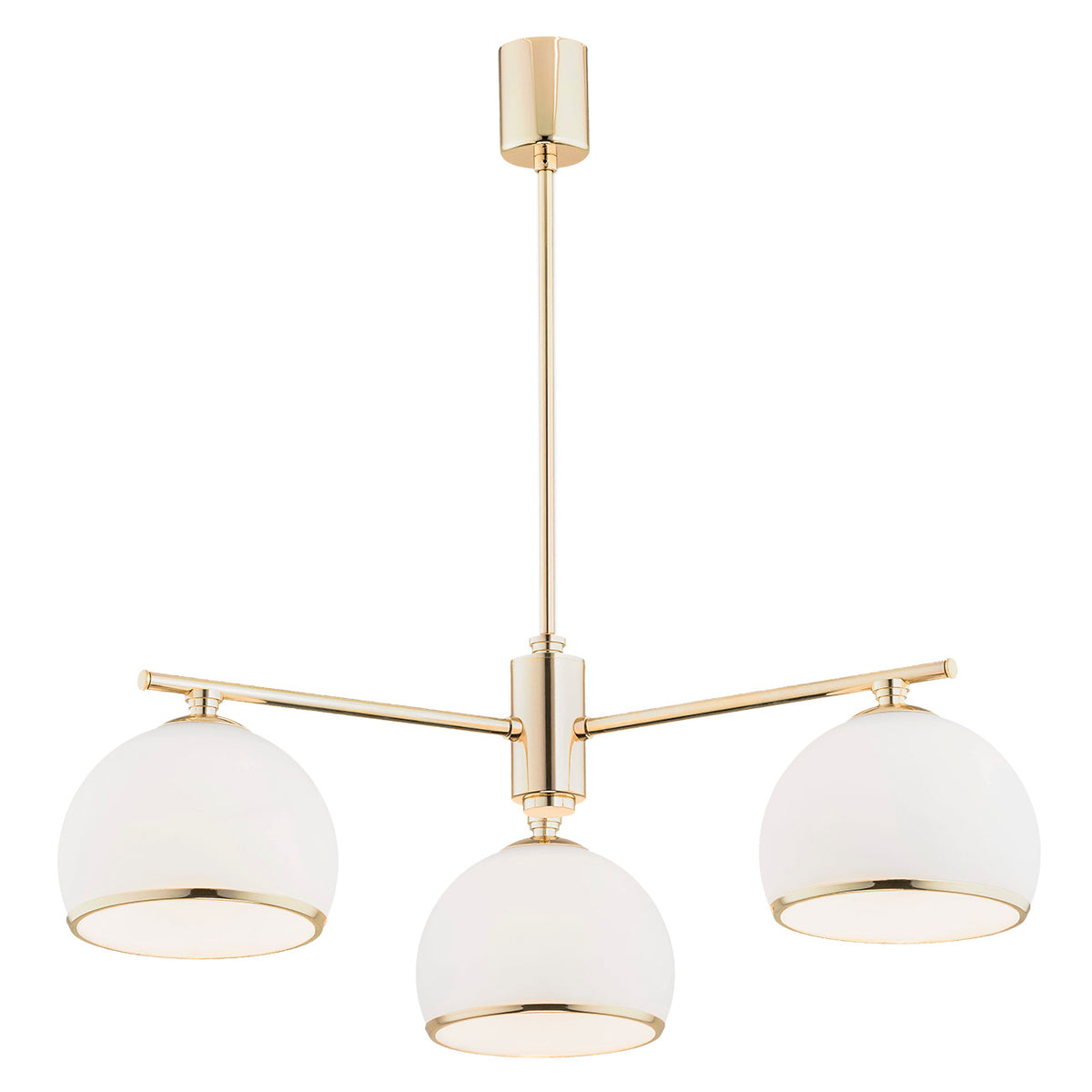 Version dorée du luminaire suspendu, trois abat-jours blancs en dôme.