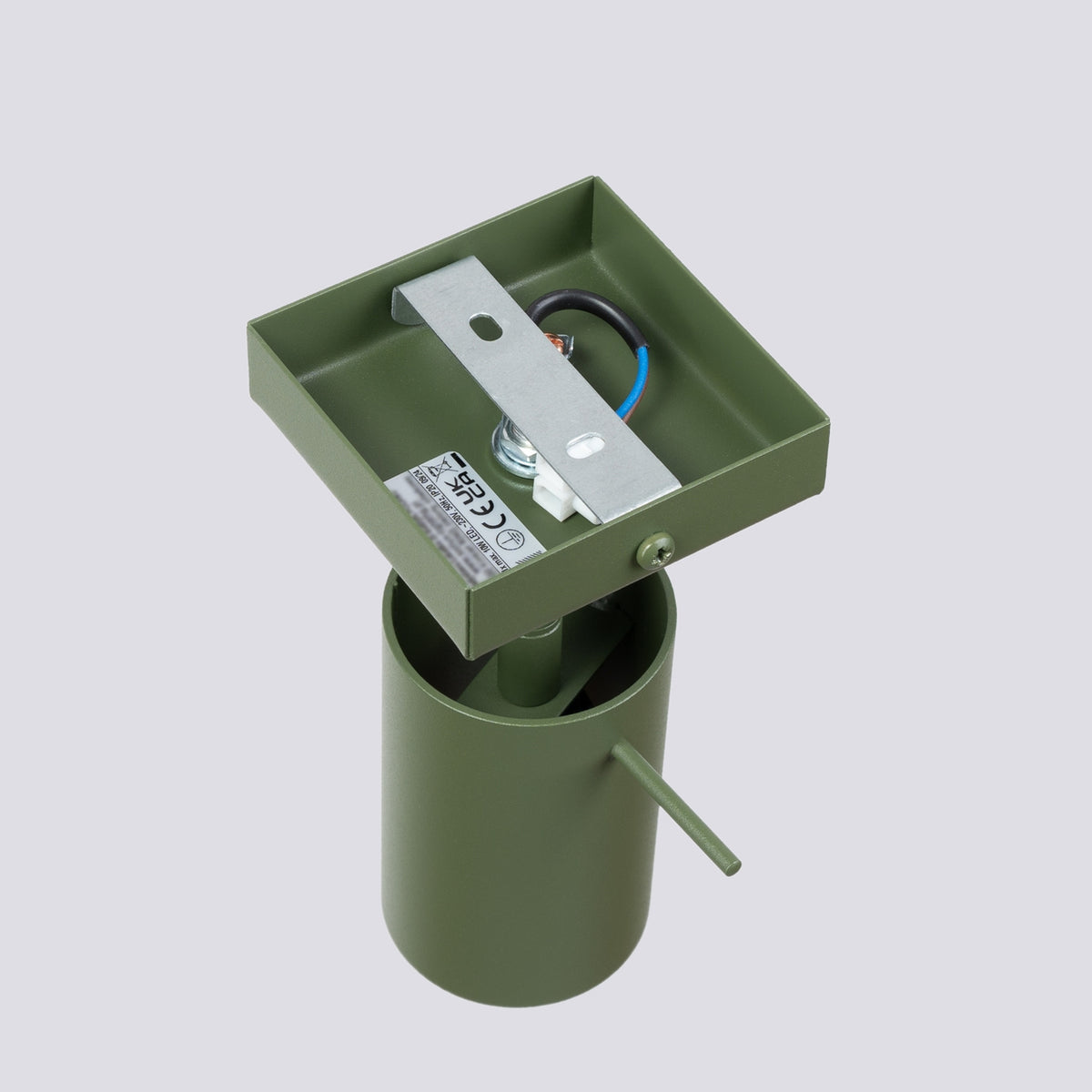 Détail arrière de la platine montrant support métallique, bornier et fils électriques