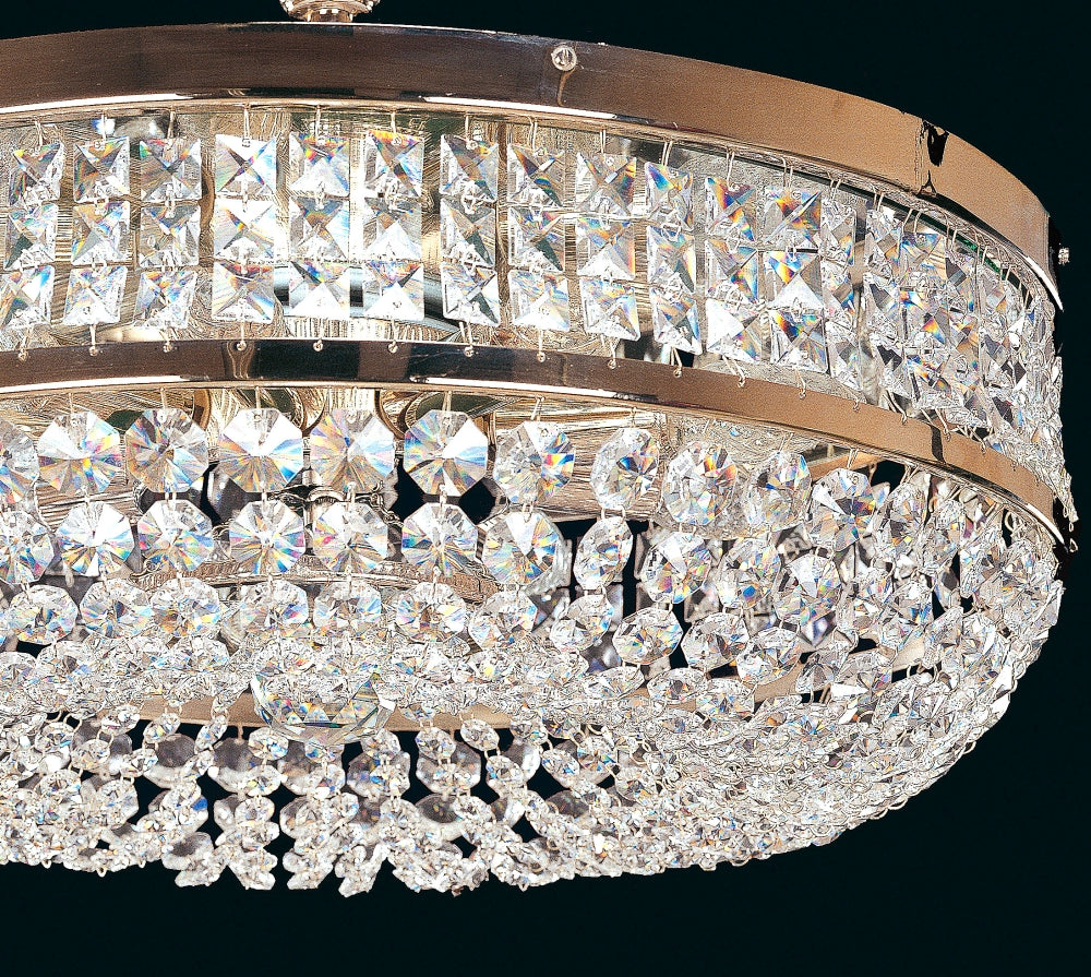 Détail du cercle supérieur montrant cristaux carrés et ronds suspendus par crochets