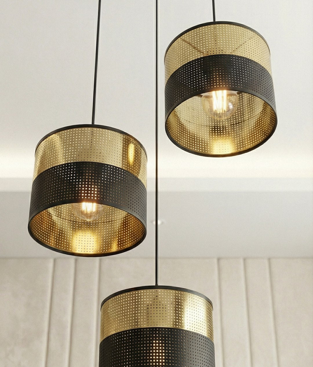 Suspension Lux 3 lumières noire, tissu doré, H 43 cm