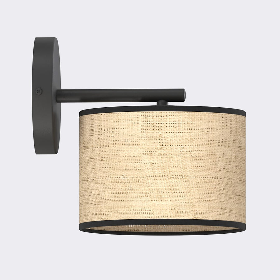 Vue de profil de l'applique murale noire avec abat-jour cylindrique en rotin