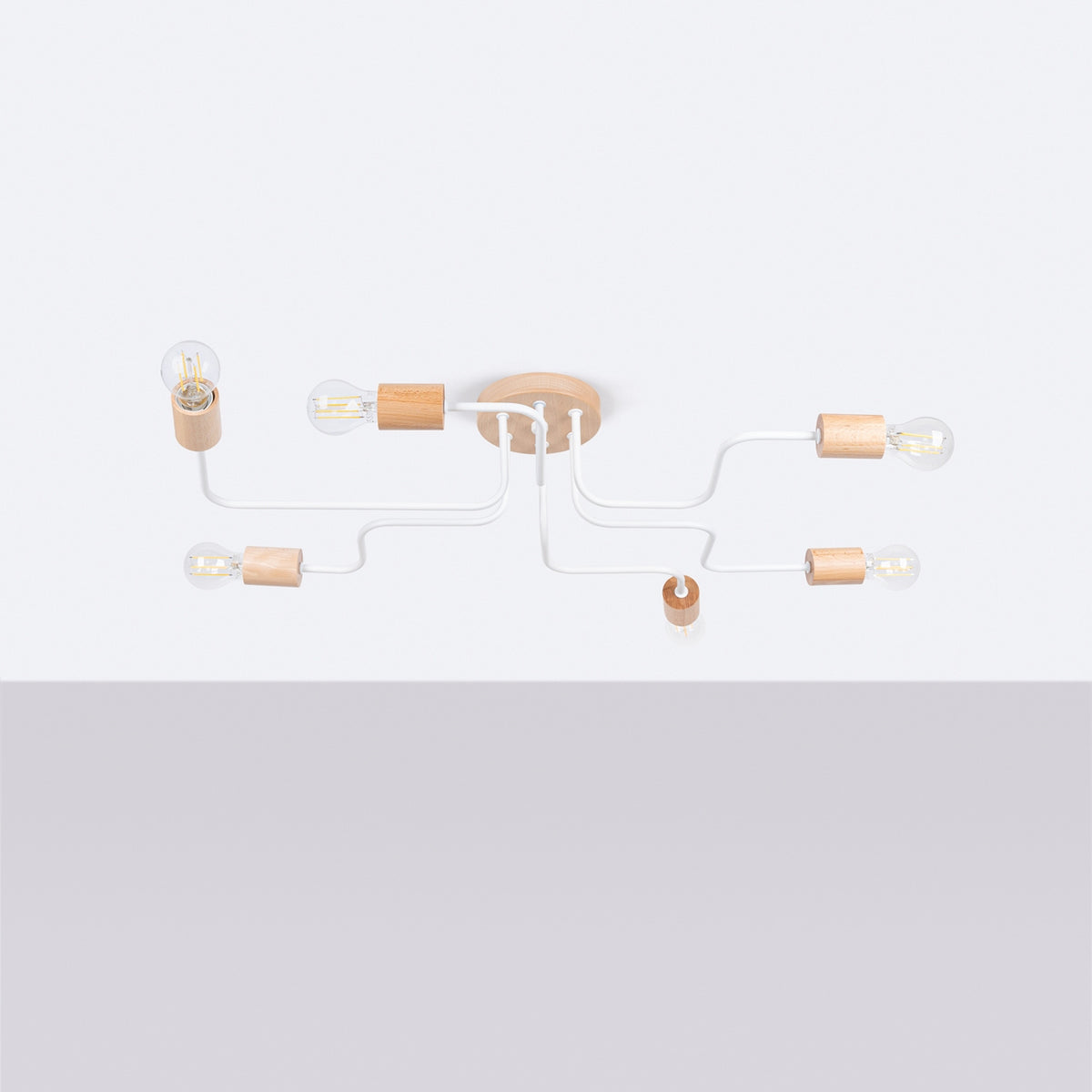 Vue d'ensemble sur fond bicolore, luminaire complet avec six ampoules non allumées