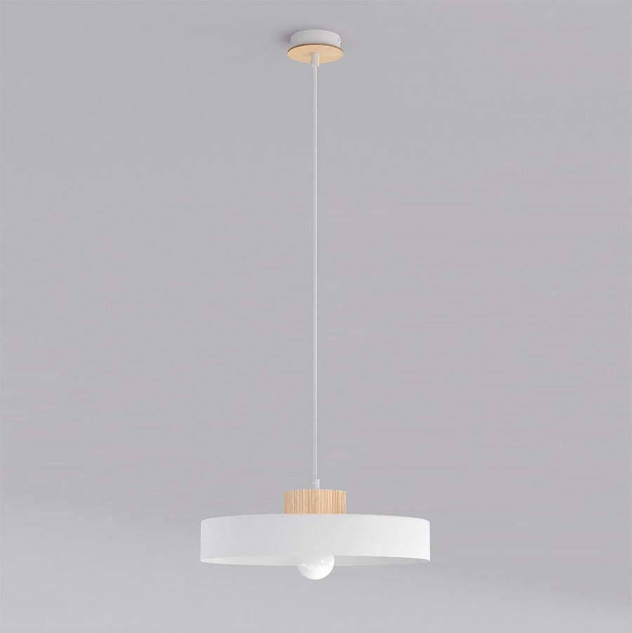 Suspension blanche vue de face, câble fin et rosace en bois clair