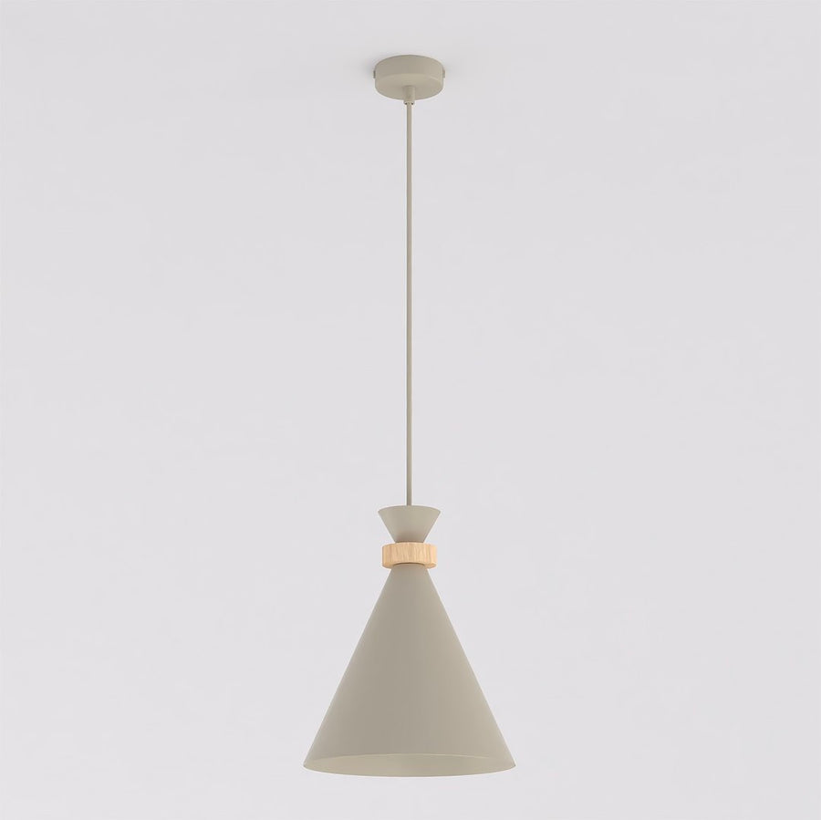 Suspension beige à abat-jour conique et anneau en bois, vue de face sur fond clair