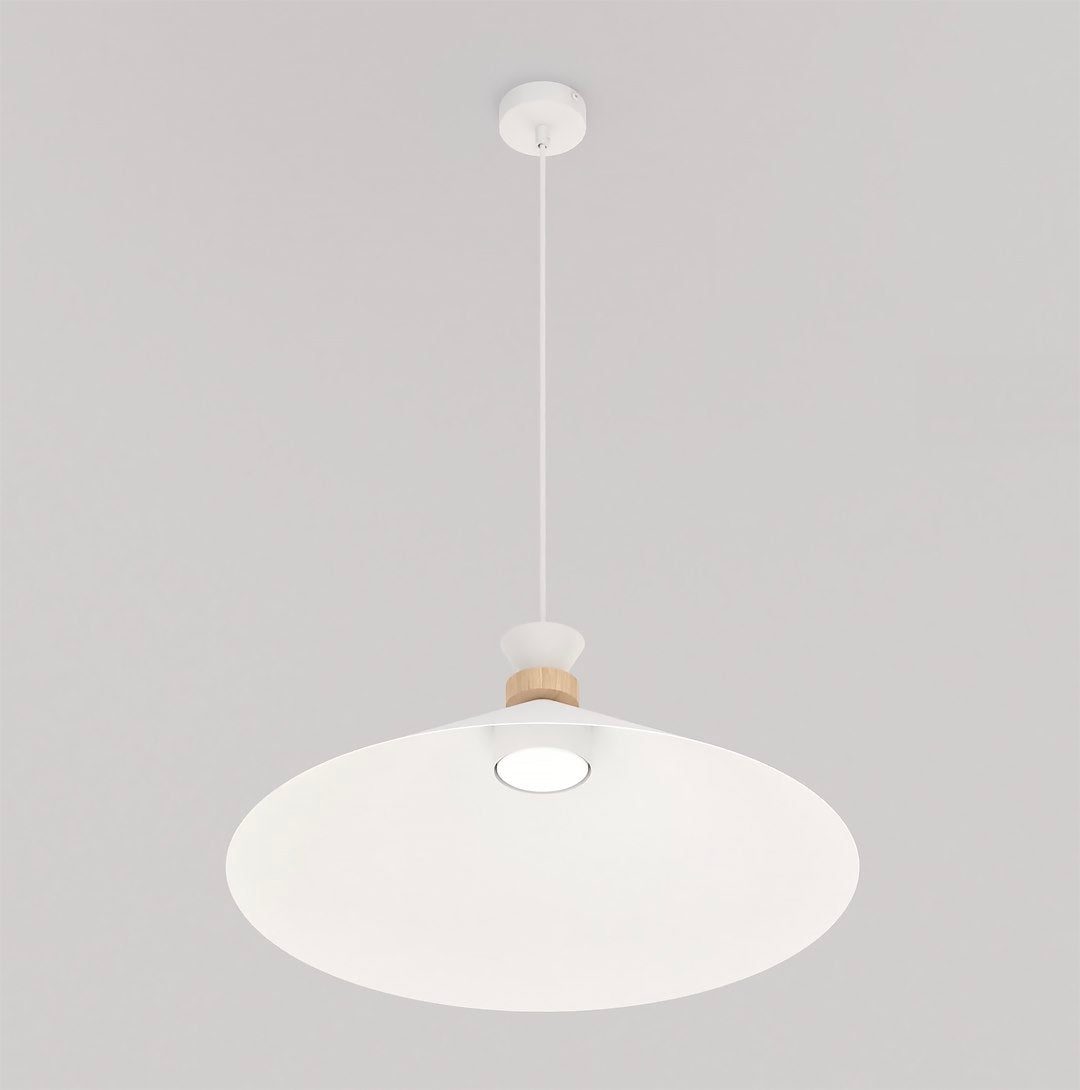Vue rapprochée du dessous, abat-jour blanc, diffuseur et bague en bois clair.