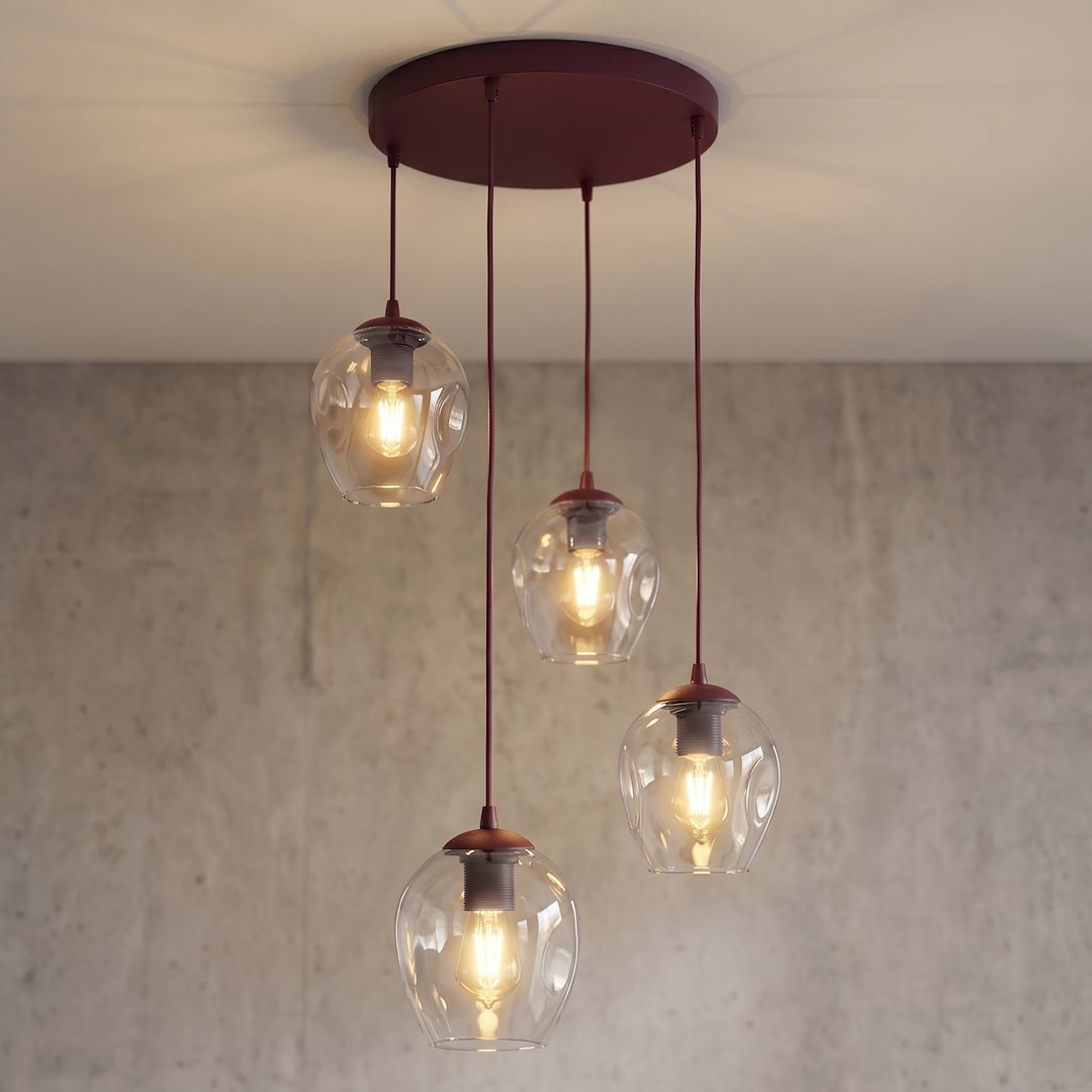 Détail rapproché des globes en verre transparent et ampoules filament allumées