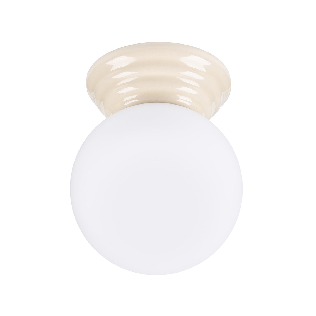 Même plafonnier de face sans pastille, globe opalin et base céramique crème.