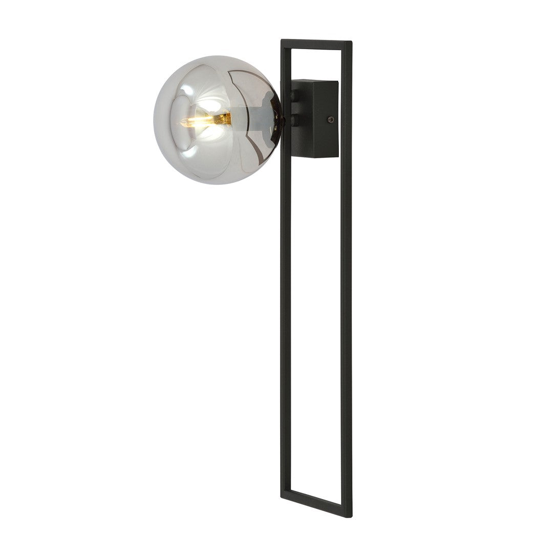 Profil latéral du luminaire avec cadre rectangulaire vertical et sphère transparente.