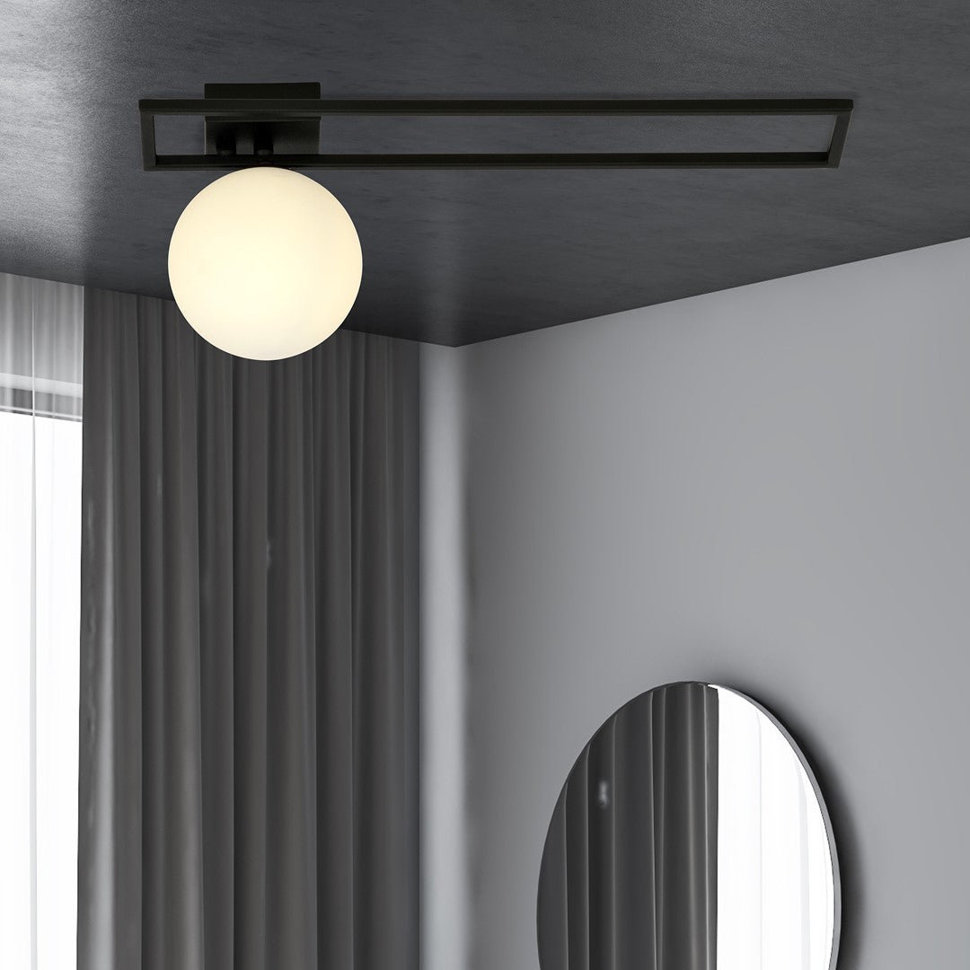 Mise en ambiance plafond gris, rideaux et miroir rond, lumière allumée