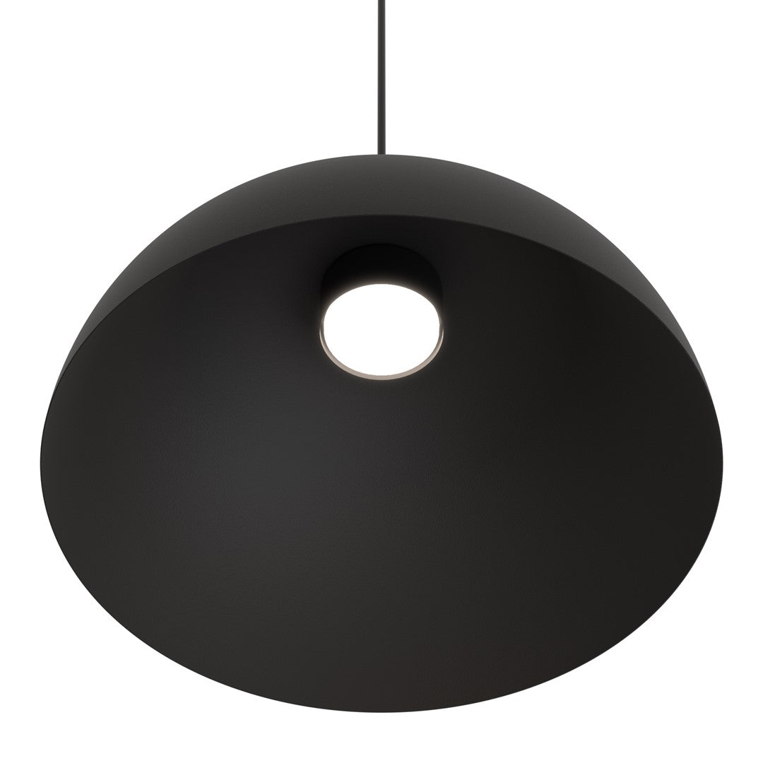 Vue par dessous du dome noir, ampoule allumee dans l'ouverture centrale