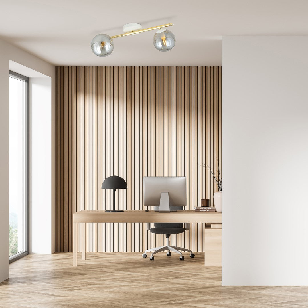 Luminaire installé au plafond d'un bureau moderne aux murs lambrissés de bois.