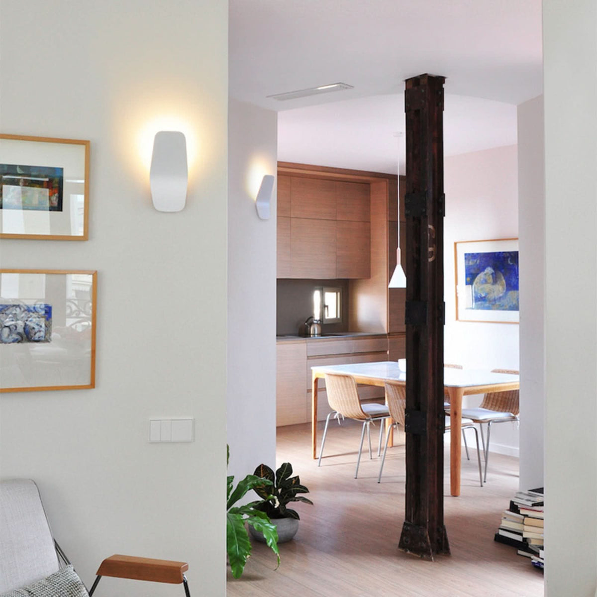 Applique murale LED Ashiya en aluminium, blanc mat, hauteur 27 cm